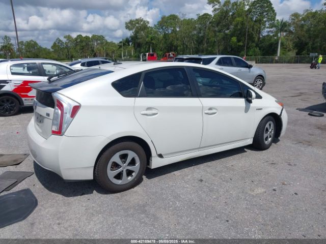 JTDKN3DU5F0463995 Toyota Prius Four