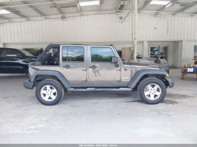 1C4BJWDG3HL599194 Jeep Wrangler Unlimited Sport 4x4