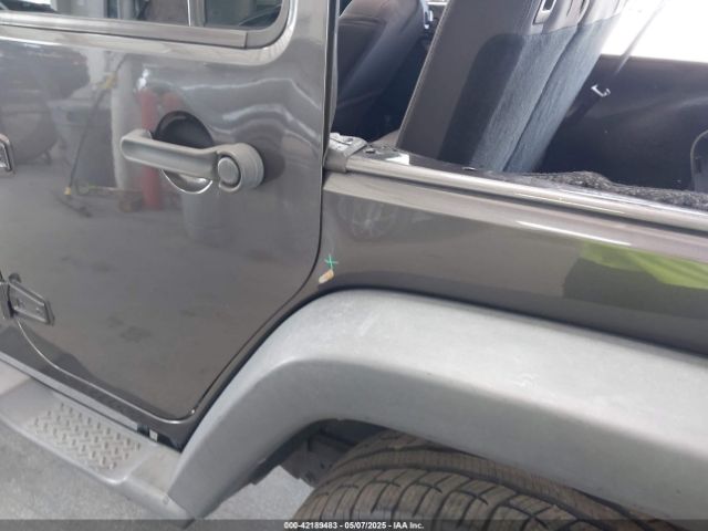 1C4BJWDG3HL599194 Jeep Wrangler Unlimited Sport 4x4