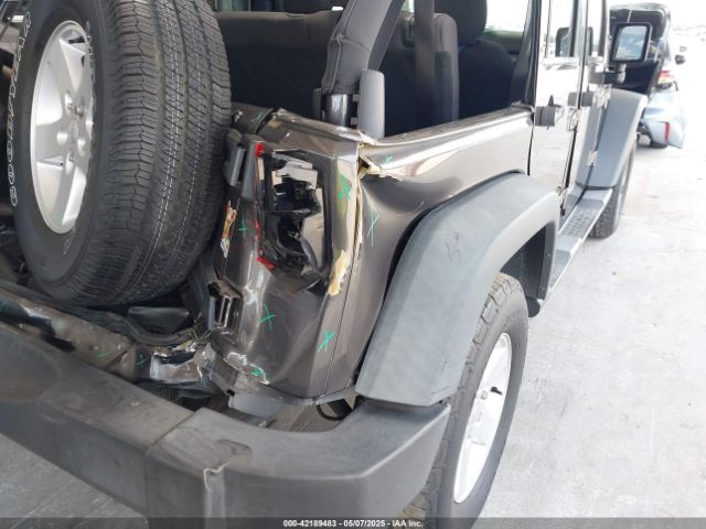 1C4BJWDG3HL599194 Jeep Wrangler Unlimited Sport 4x4