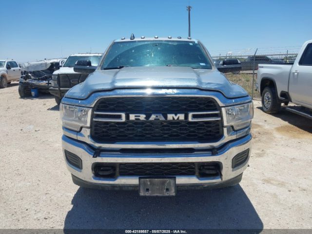 3C6UR5HJ7NG387674 RAM 2500 Tradesman  4x4 8' Box