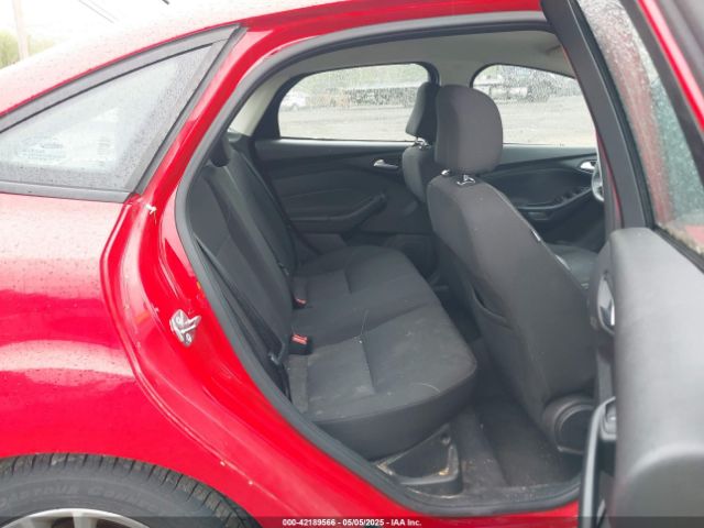 1FADP3F27FL289382 Ford FOCUS SE