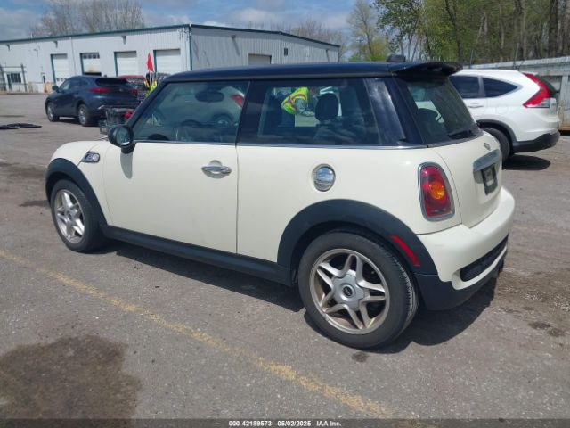 2007 MINI COOPER S WMWMF73567TT84033 Photo 2