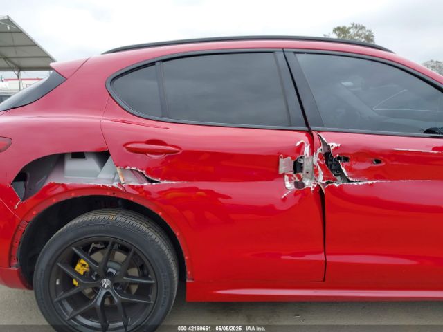 2021 ALFA ROMEO STELVIO ZASPAKBN5M7D09578 Photo 5