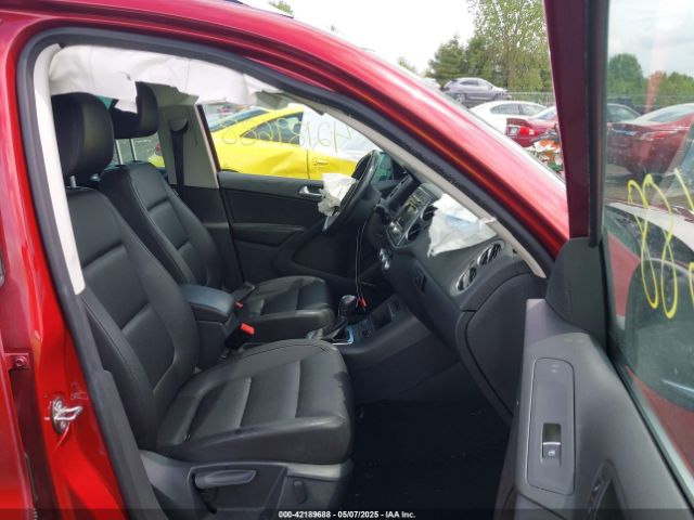WVGBV3AX1EW033760 Volkswagen Tiguan Sel