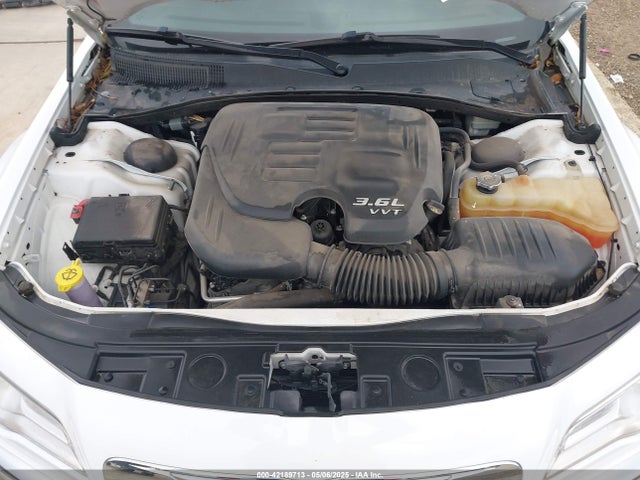 2C3CCAAG0EH327558 Chrysler 300 Uptown Edition