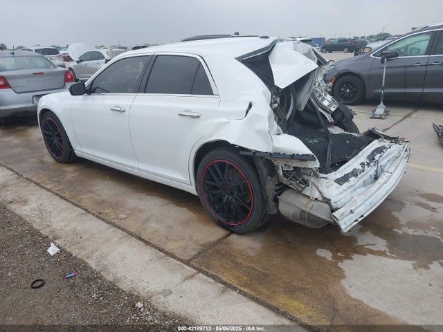 2C3CCAAG0EH327558 Chrysler 300 Uptown Edition
