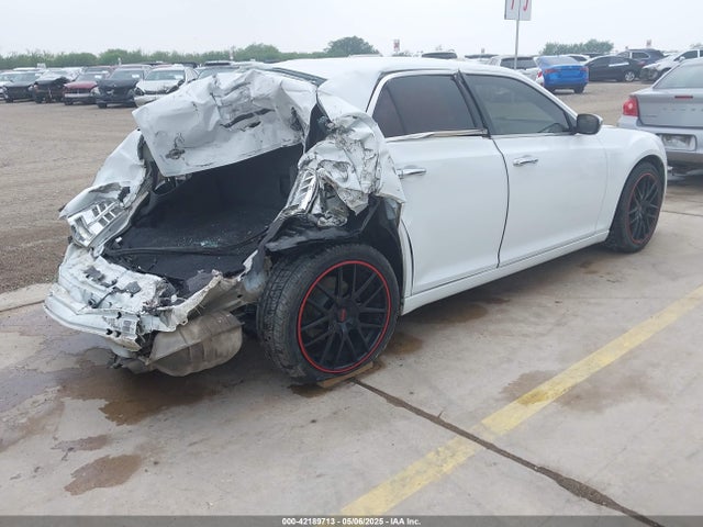 2C3CCAAG0EH327558 Chrysler 300 Uptown Edition