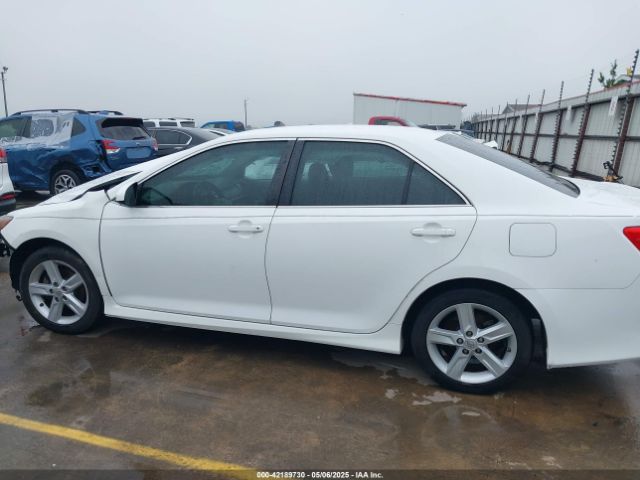 4T1BF1FK1EU310613 Toyota CAMRY SE