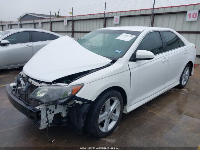 4T1BF1FK1EU310613 Toyota CAMRY SE