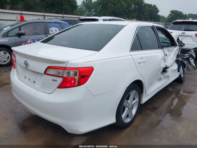 4T1BF1FK1EU310613 Toyota CAMRY SE