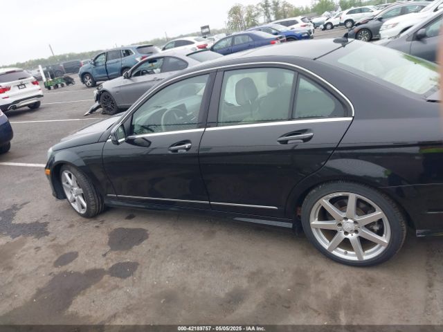 WDDGF8AB6EA946106 Mercedes-Benz C 300 Luxury 4matic/sport 4matic
