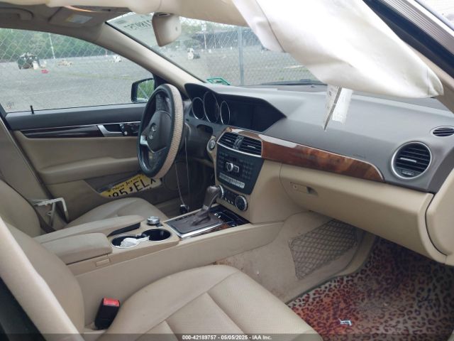 WDDGF8AB6EA946106 Mercedes-Benz C 300 Luxury 4matic/sport 4matic