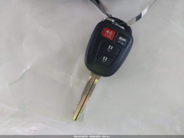 2T1BURHE5GC701117 Toyota COROLLA LE