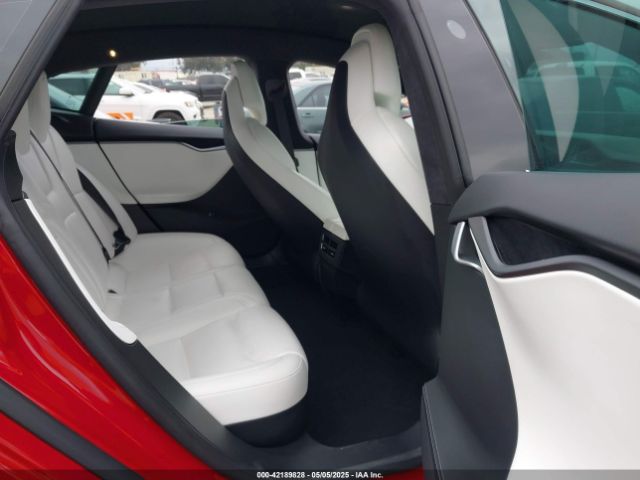 5YJSA1E46KF332066 Tesla 2019