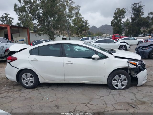 3KPFK4A72HE099821 KIA FORTE LX