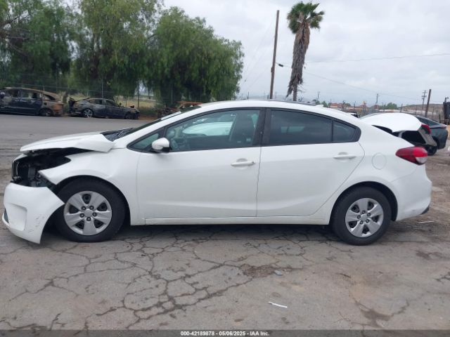 3KPFK4A72HE099821 KIA FORTE LX