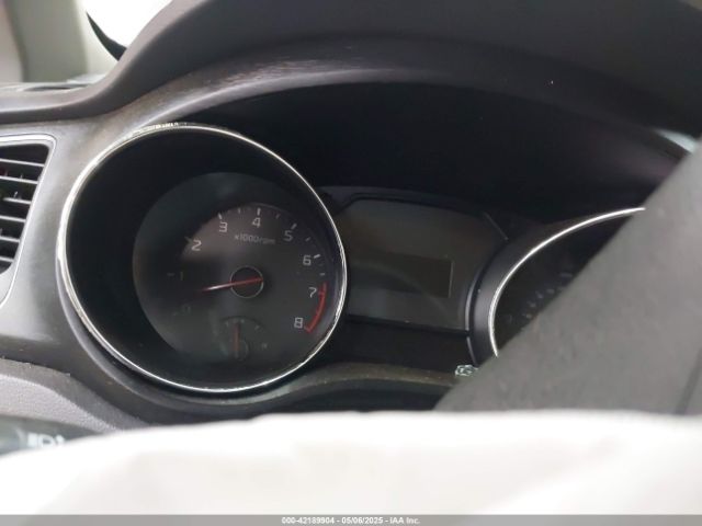 KNDMB5C19G6111022 KIA SEDONA LX