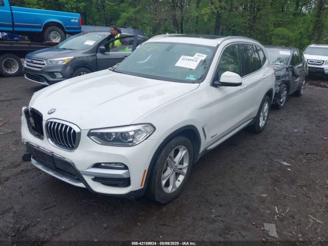 2018 BMW X3 5UXTR9C5XJLC72796 Photo 1