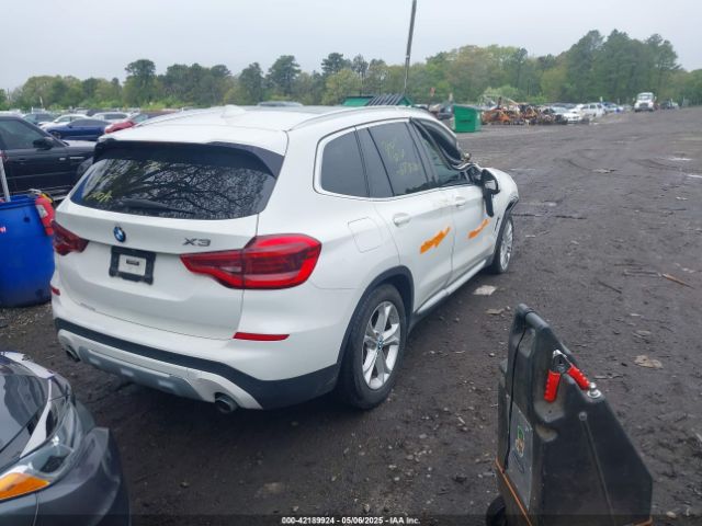 2018 BMW X3 5UXTR9C5XJLC72796 Photo 3