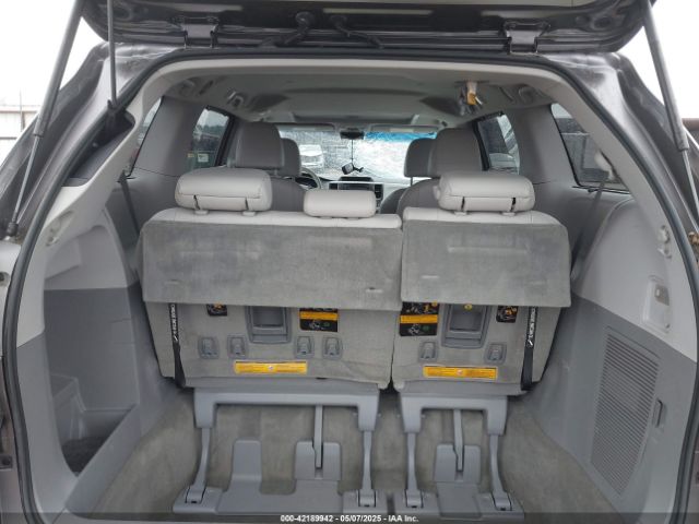 5TDDK3DC2ES083680 Toyota Sienna Xle 7 Passenger