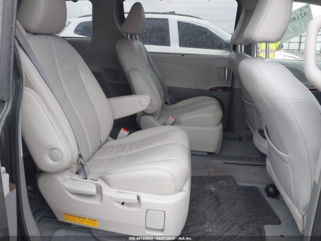 5TDDK3DC2ES083680 Toyota Sienna Xle 7 Passenger