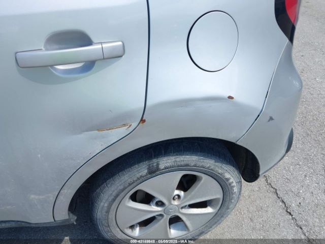 KNDJN2A27E7701568 KIA Soul