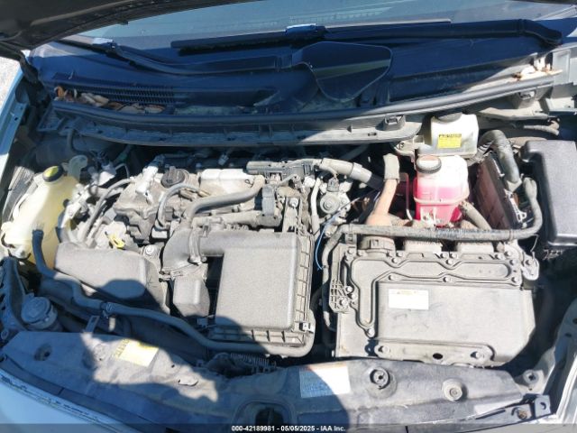 JTDKN3DU0F0417331 Toyota Prius Two