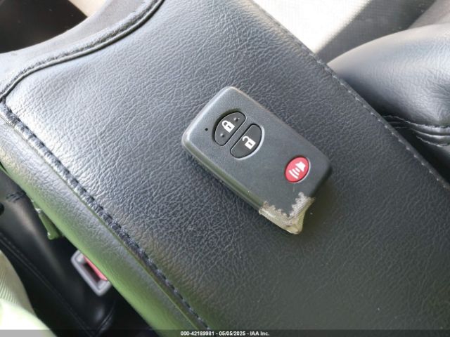 JTDKN3DU0F0417331 Toyota Prius Two