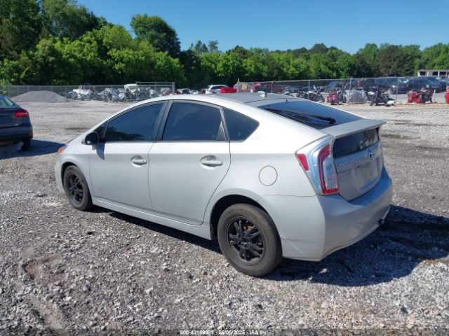 JTDKN3DU0F0417331 Toyota Prius Two