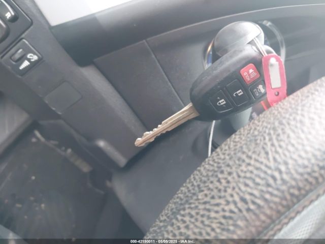 5YFBURHE3HP731119 Toyota COROLLA LE