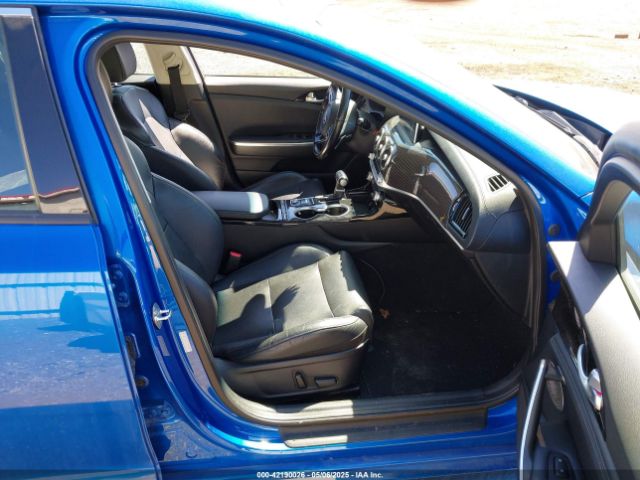 KNAE25LA8J6016976 KIA Stinger Premium