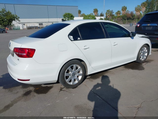 3VW3A7AJXFM274996 Volkswagen 2015