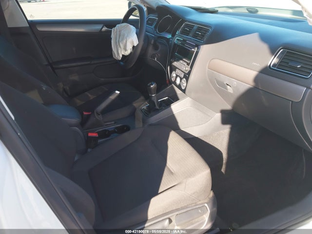 3VW3A7AJXFM274996 Volkswagen 2015