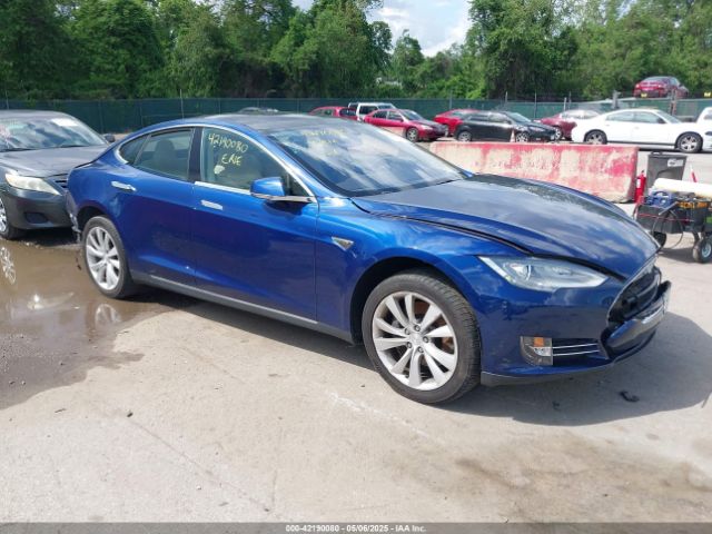 2015 TESLA MODEL S 5YJSA1E27FF110186 Photo 0