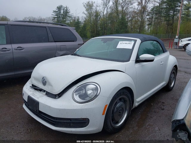 3VW517AT7GM818186 Volkswagen Beetle 1.8t Denim