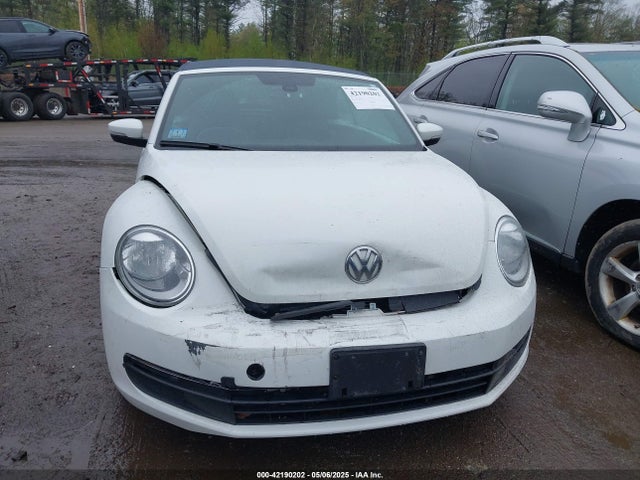 3VW517AT7GM818186 Volkswagen Beetle 1.8t Denim