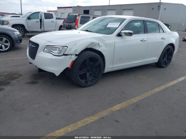 2019 CHRYSLER 300 2C3CCAEG9KH698188 Photo 1