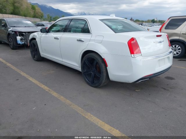 2019 CHRYSLER 300 2C3CCAEG9KH698188 Photo 2