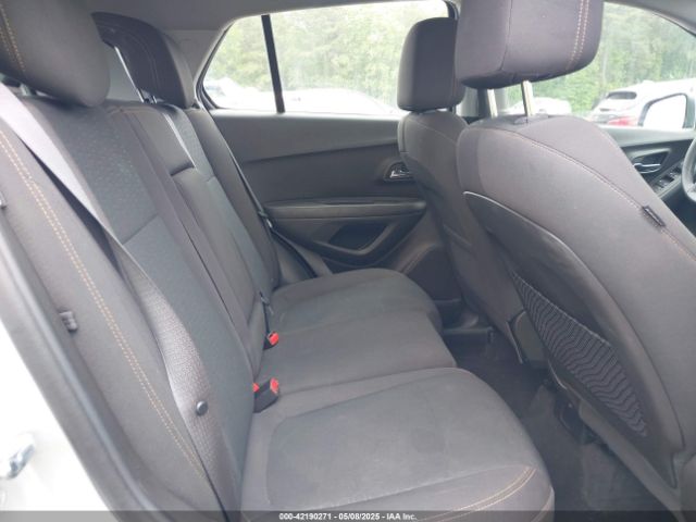 KL7CJKSB8HB103071 Chevrolet TRAX LS
