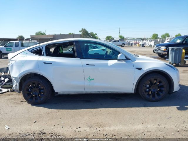 7SAYGDEE1NF364241 Tesla Model Y Long Range Dual Motor All-wheel Drive