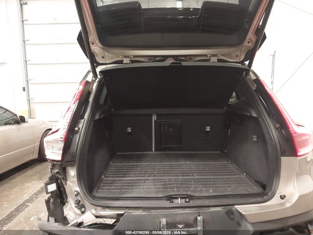 YV4ED3UM1P2023016 Volvo e400v6