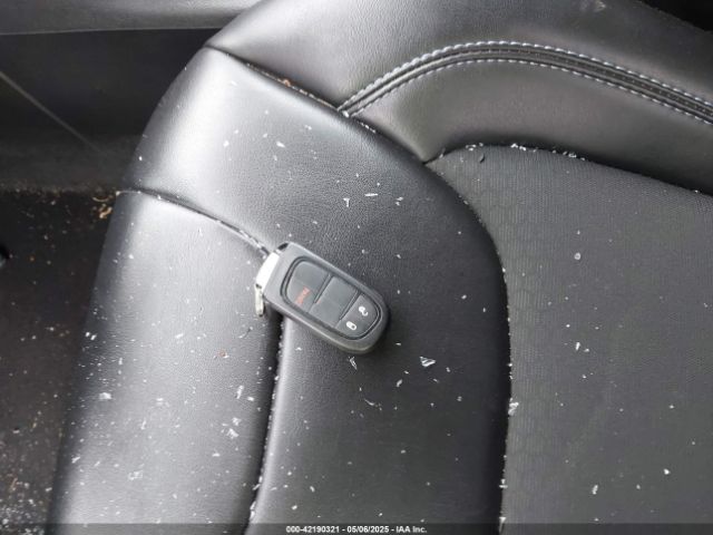 2019 JEEP CHEROKEE 1C4PJLLBXKD290219 Photo 10