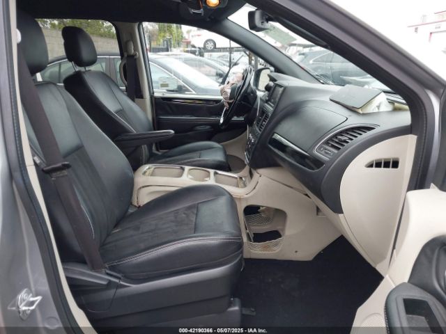 2C4RDGCG6KR754073 Dodge Grand Caravan Sxt