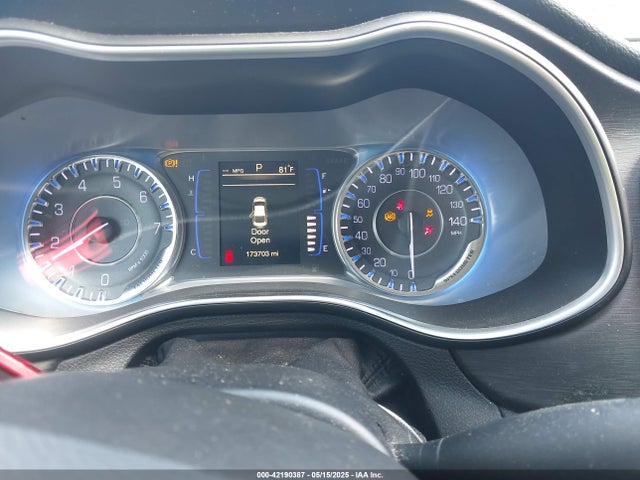 1C3CCCAB2GN159366 Chrysler 200 Limited