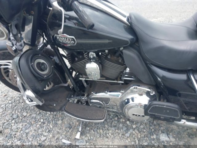 2013 HARLEY-DAVIDSON FLHTCU 1HD1FCM18DB658519 Photo 8