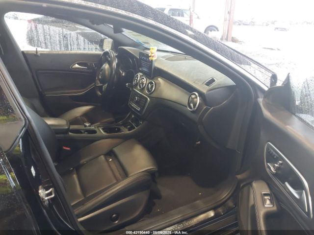 2018 MERCEDES-BENZ CLA 250 WDDSJ4GB0JN656567 Photo 4