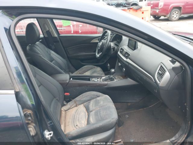 3MZBN1V35JM271392 Mazda py