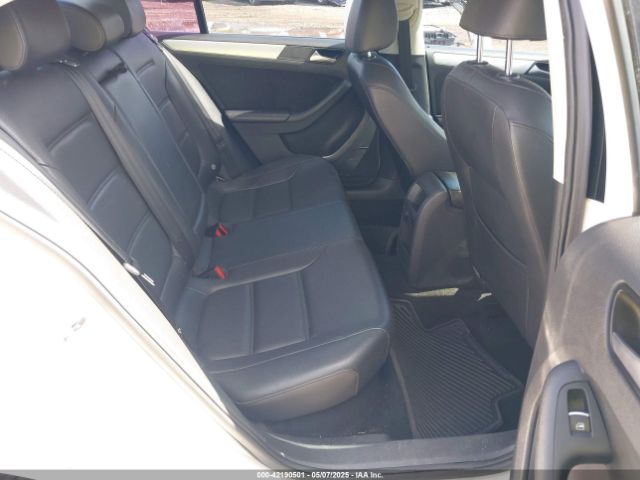 3VWD17AJ2EM201544 Volkswagen Jetta 1.8t Se