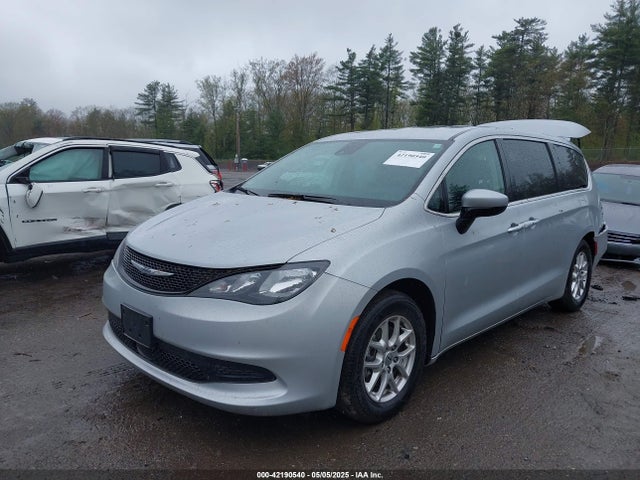 Chrysler Voyager 2023 2C4RC1CG6PR616945 Image 2
